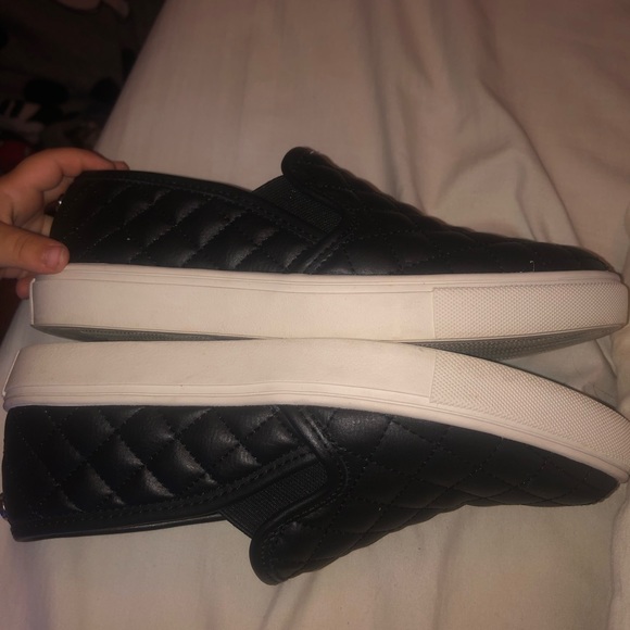 Steve Madden - Picture 2 of 4